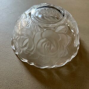 FROSTED ROSES CRYSTAL GLASS Open CANDY DISH BOWL 6"